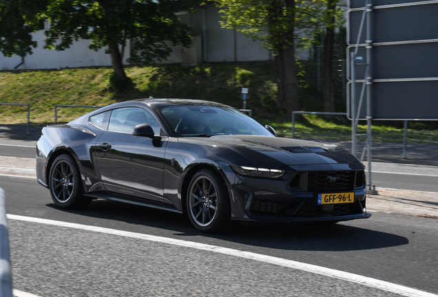 Ford Mustang Dark Horse 2024