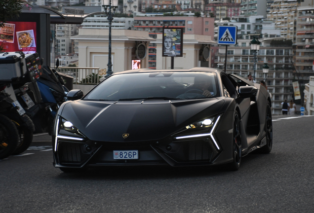 Lamborghini Revuelto