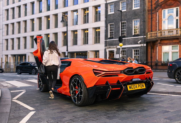 Lamborghini Revuelto