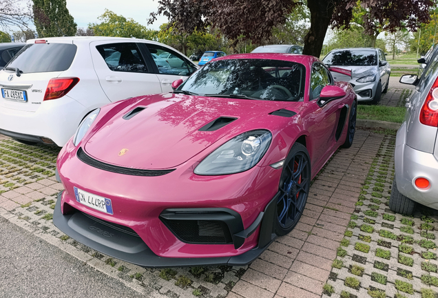 Porsche 718 Cayman GT4 RS