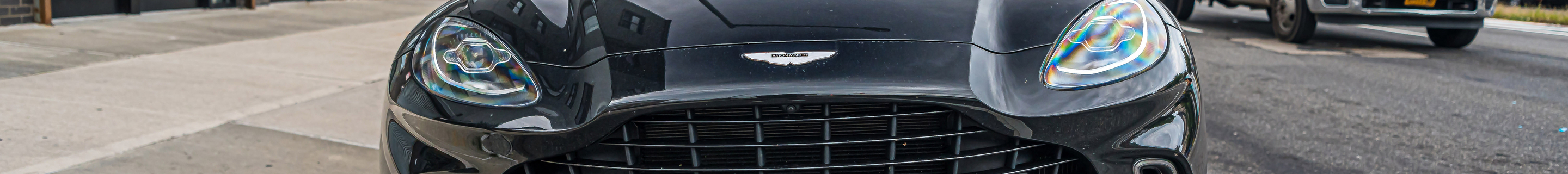 Aston Martin DBX