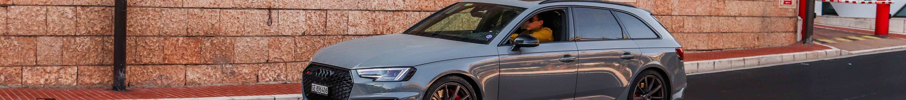 Audi RS4 Avant B9