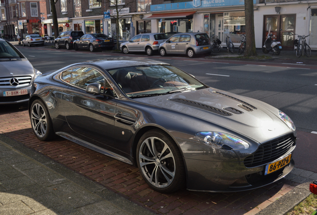 Aston Martin V12 Vantage