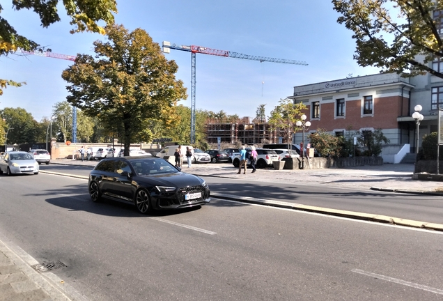 Audi RS4 Avant B9