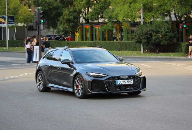Audi RS5 Avant B10