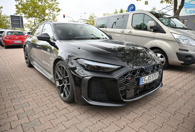 Audi RS5 Avant B10