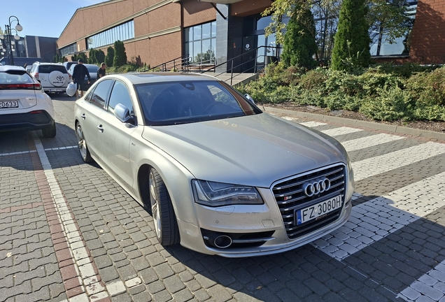 Audi S8 D4