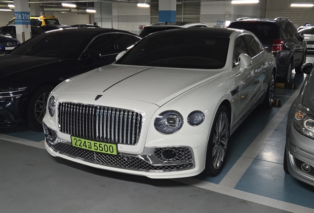 Bentley Flying Spur V8 2021