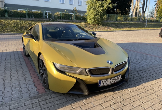 BMW i8 Protonic Frozen Yellow Edition