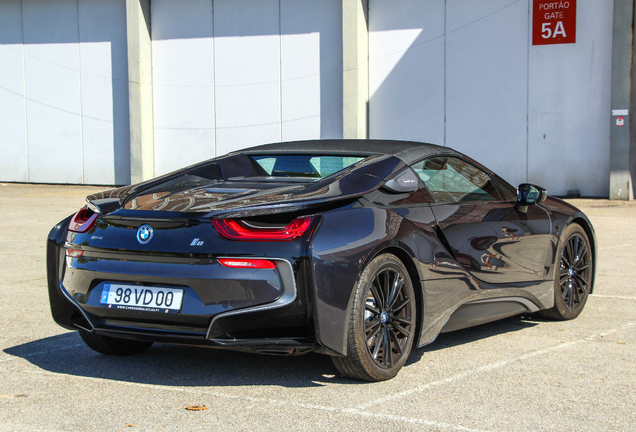 BMW i8 Roadster