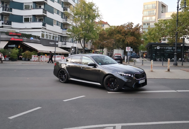 BMW M5 G90