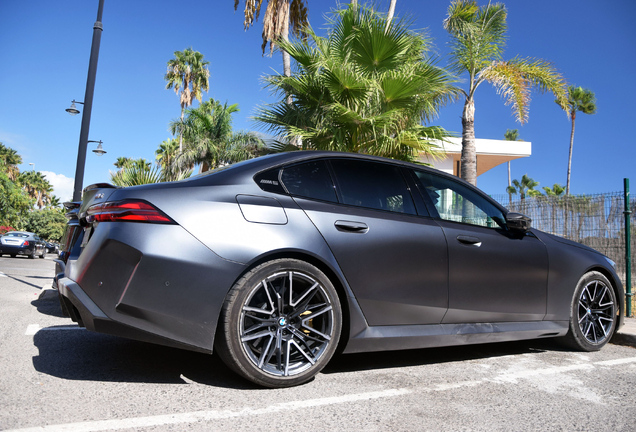 BMW M5 G90