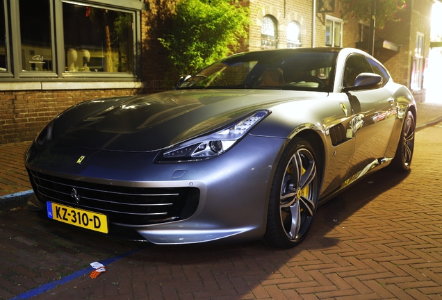 Ferrari GTC4Lusso