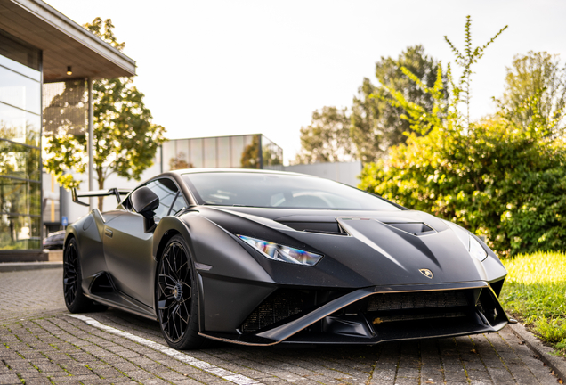 Lamborghini Huracán LP640-2 STO