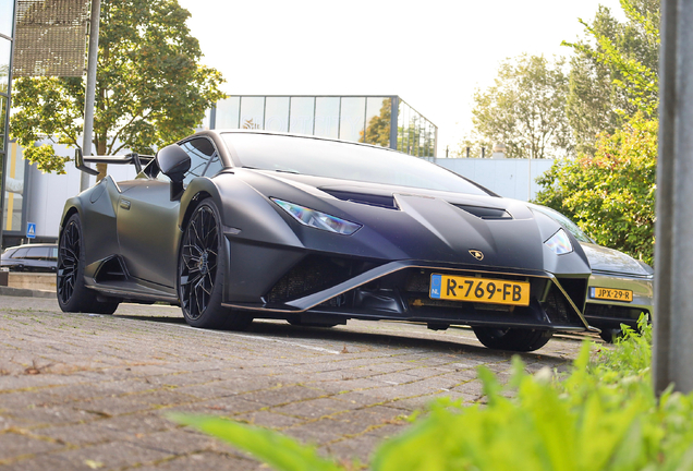 Lamborghini Huracán LP640-2 STO