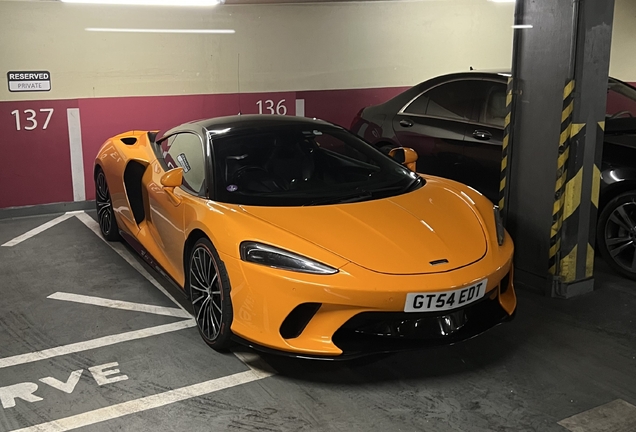 McLaren GT