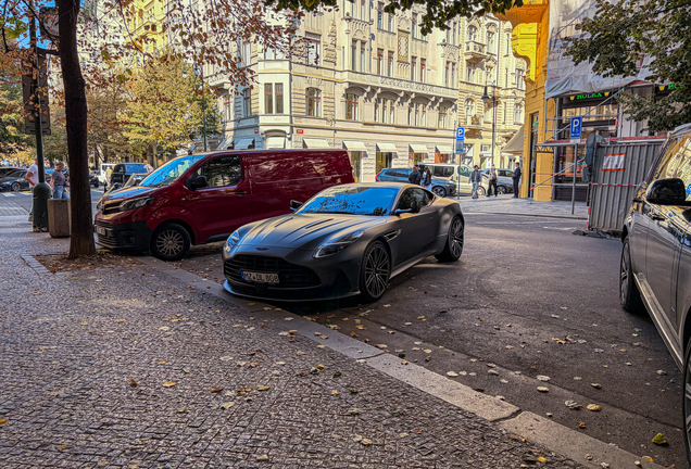 Aston Martin DB12