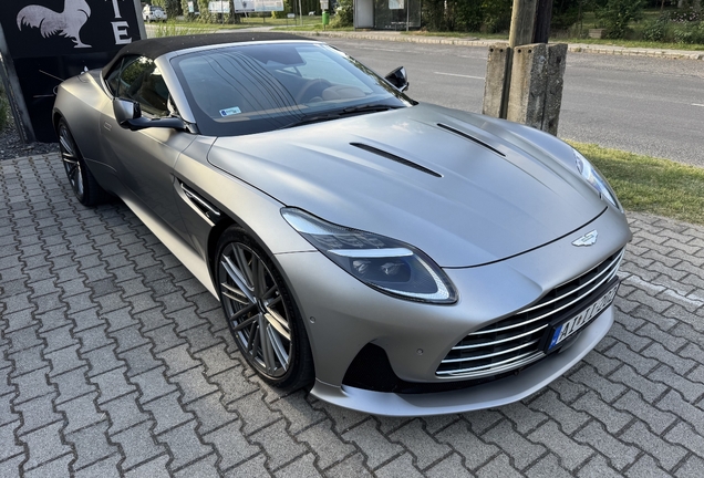 Aston Martin DB12 Volante