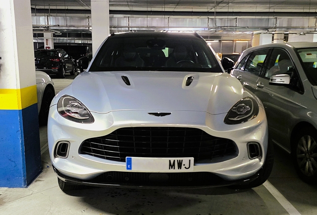 Aston Martin DBX