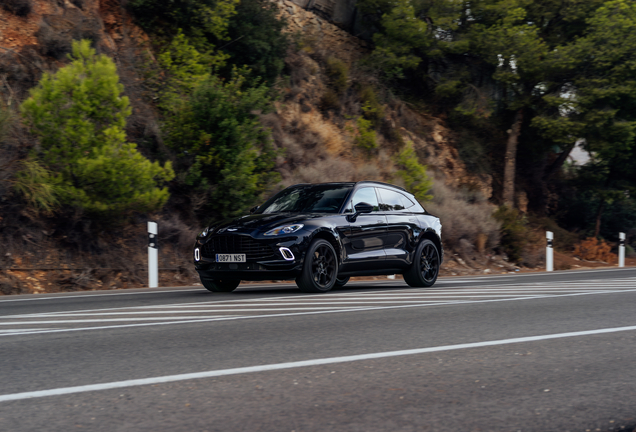 Aston Martin DBX