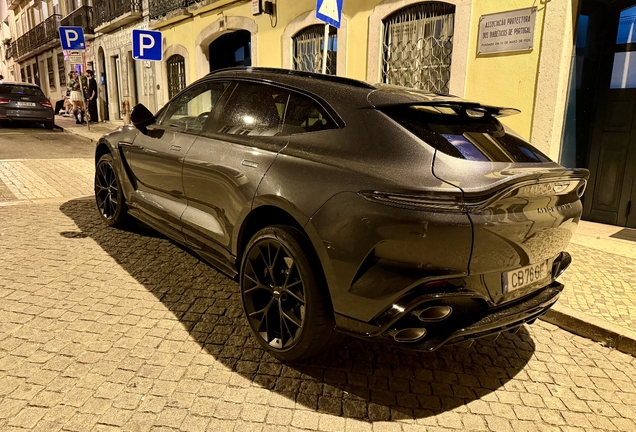 Aston Martin DBX S