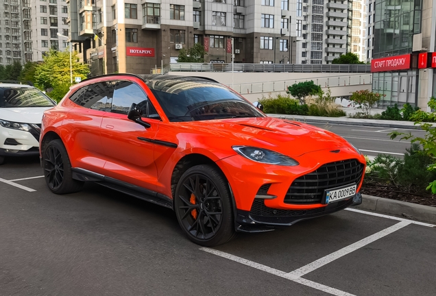 Aston Martin DBX707