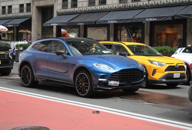 Aston Martin DBX707
