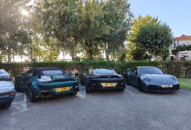 Aston Martin V8 Vantage Formula 1 Edition Roadster