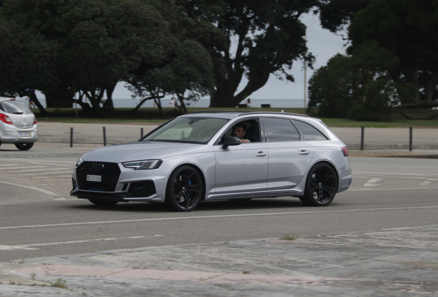 Audi RS4 Avant B9
