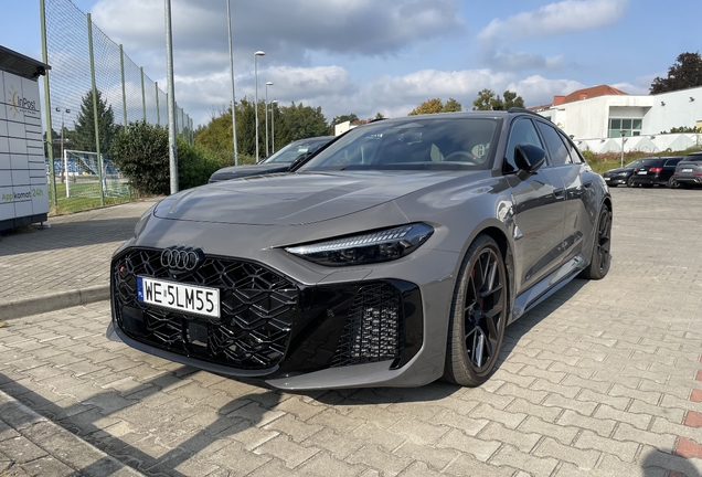 Audi RS5 Avant B10