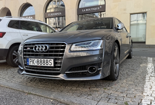 Audi S8 D4