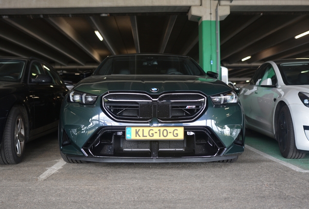 BMW M5 G90