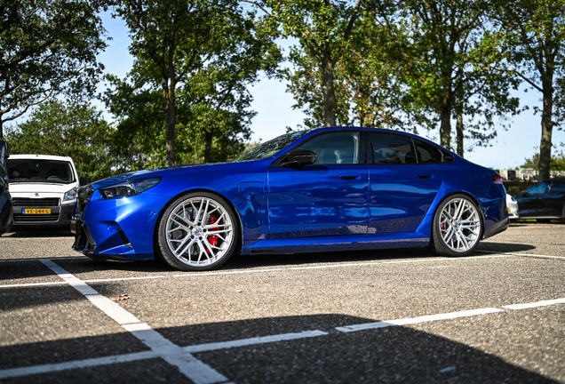 BMW M5 G90