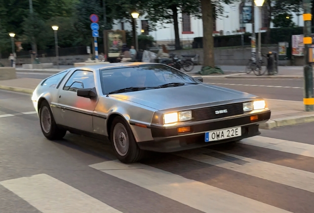 DeLorean DMC-12