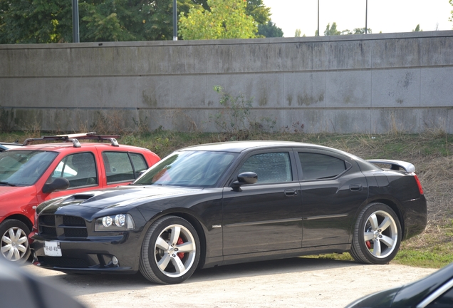 Dodge Charger SRT-8