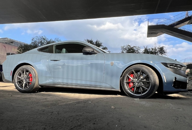 Ford Mustang Dark Horse 2024