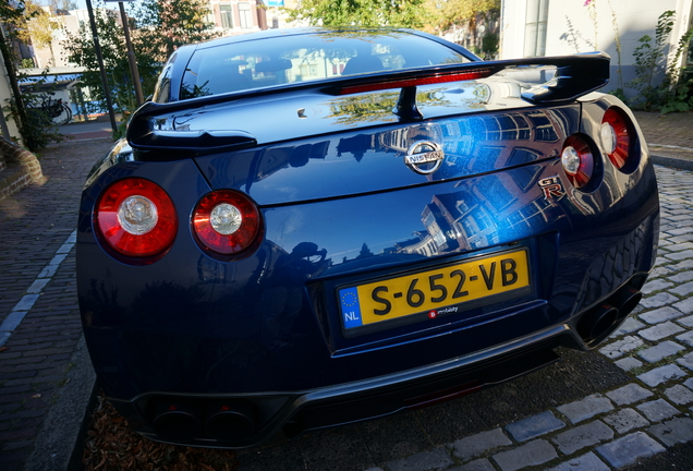 Nissan GT-R R35 2011