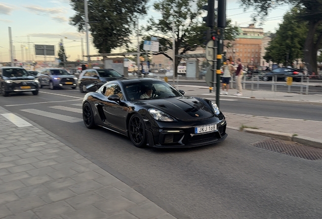 Porsche 718 Cayman GT4 RS Weissach Package