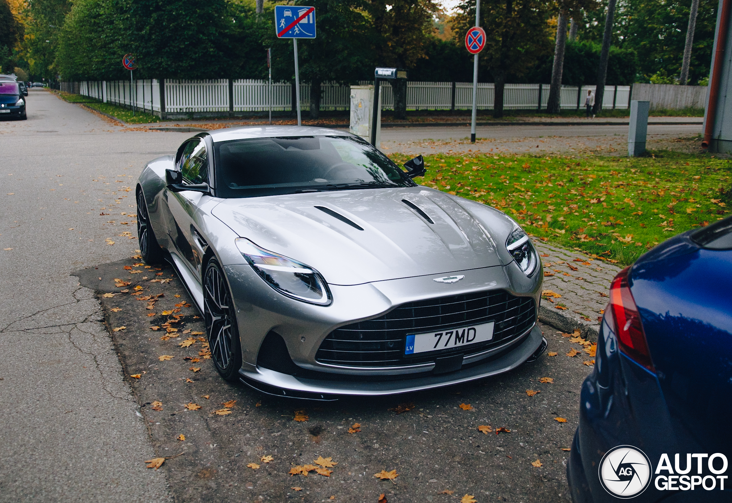 Aston Martin DB12