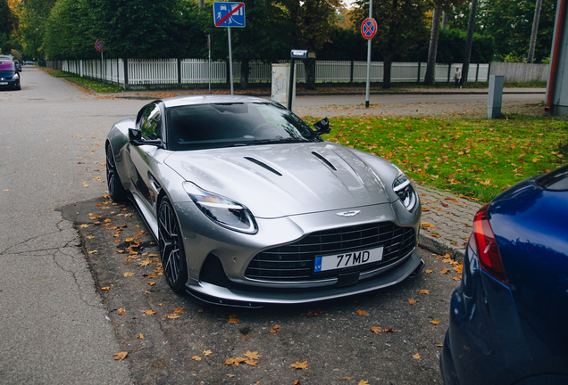 Aston Martin DB12