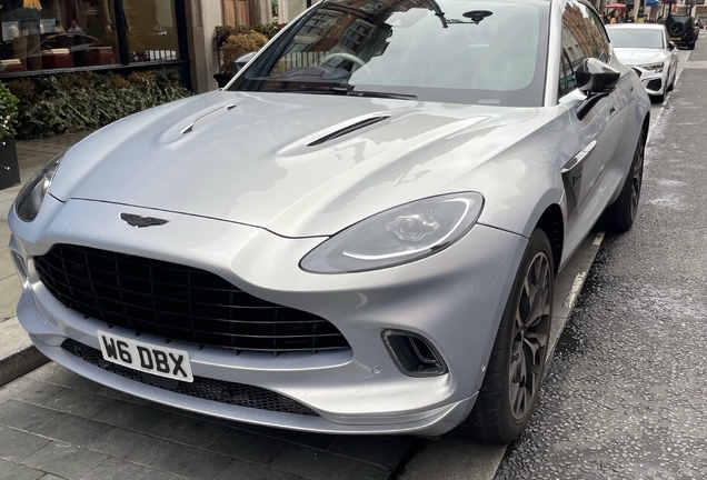 Aston Martin DBX