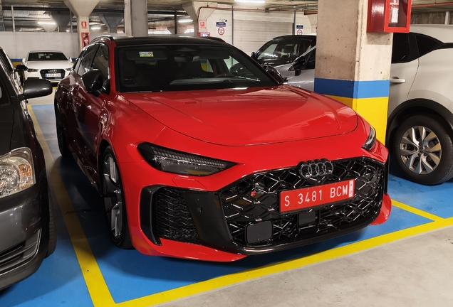 Audi RS5 Avant B10