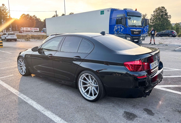 BMW M5 F10 2011