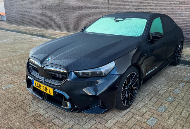 BMW M5 G90