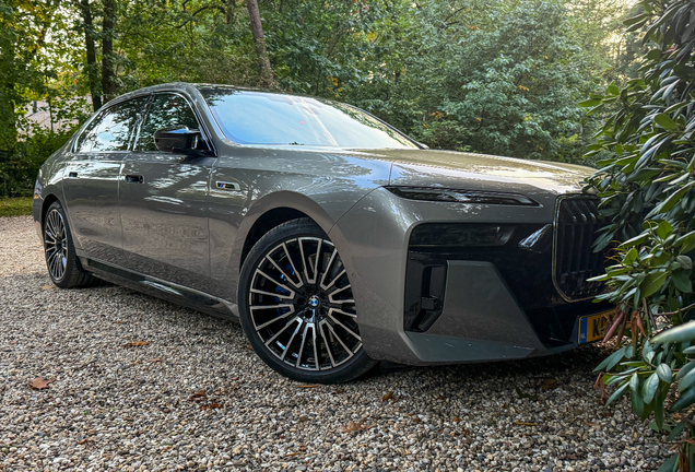 BMW M760e xDrive