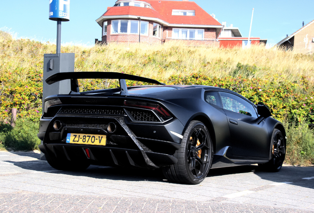 Lamborghini Huracán LP640-4 Performante