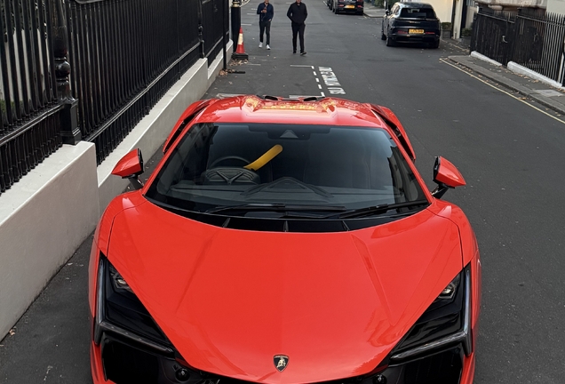 Lamborghini Revuelto