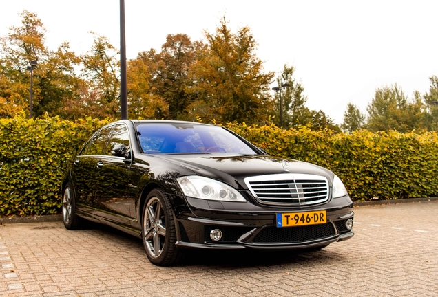 Mercedes-Benz S 65 AMG V221