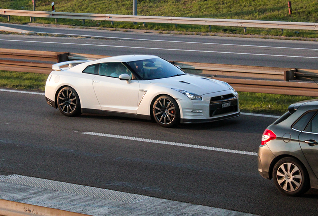 Nissan GT-R R35 2011