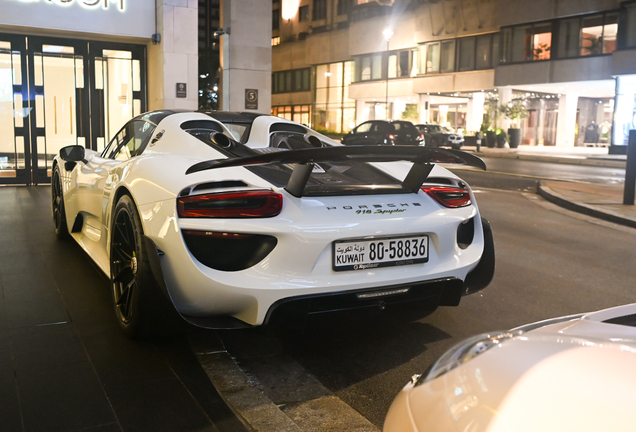 Porsche 918 Spyder Weissach Package